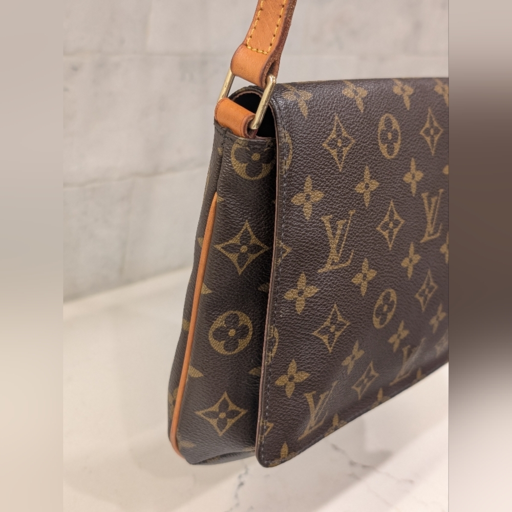 Louis Vuitton Musette Tango Shoulder Bag - EUC - Monogram w/COA - Picture 7 of 15